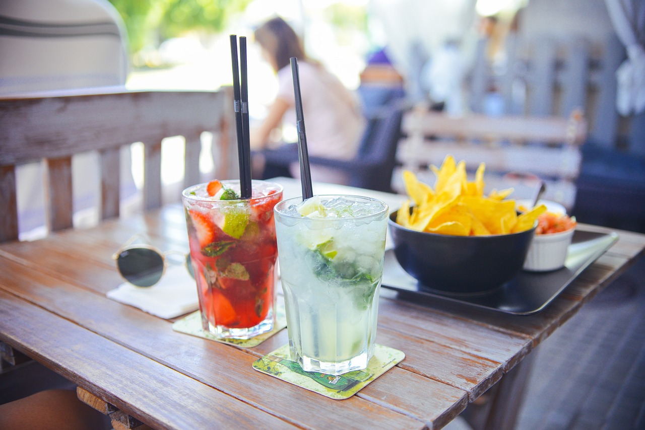 What Are the Benefits of Ordering Wine and Spirits Online?